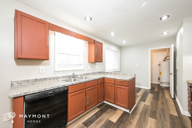 Photo - 4914 Sandberg Ct