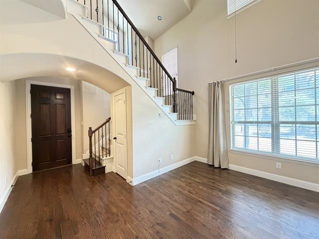 Photo - 824 Rohan Dr