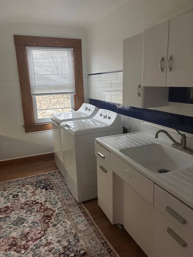 Photo - 554 Eastern Pky Unit #2