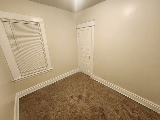 Building Photo - 216 Adams St Unit 1