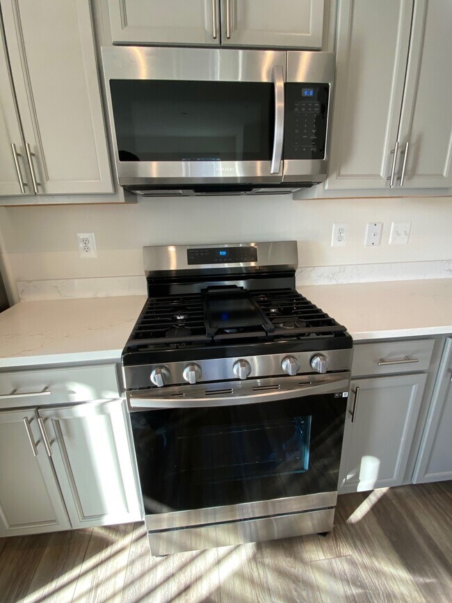 Photo - 7831 Wolf Run Ln