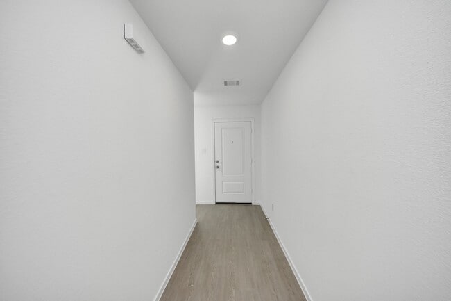 Building Photo - 27438 Sweetwater Bay Dr