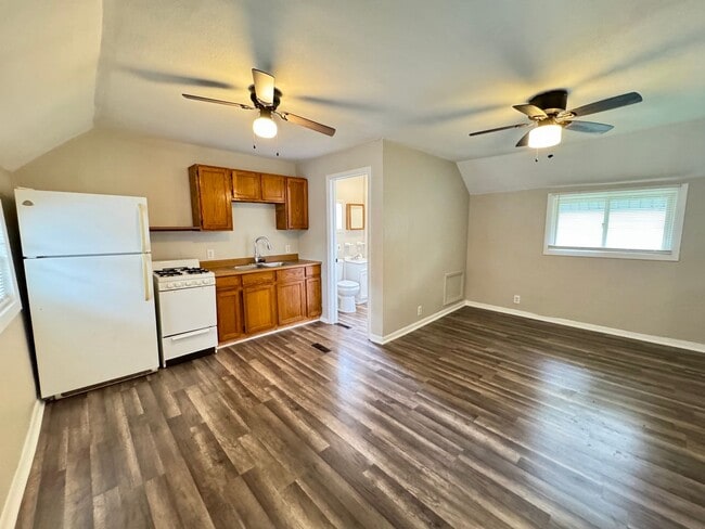 Photo - 2008 S 79th St Unit 2008 - Upper