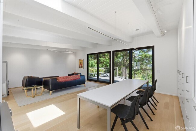 Photo - 74 Midcrest Way