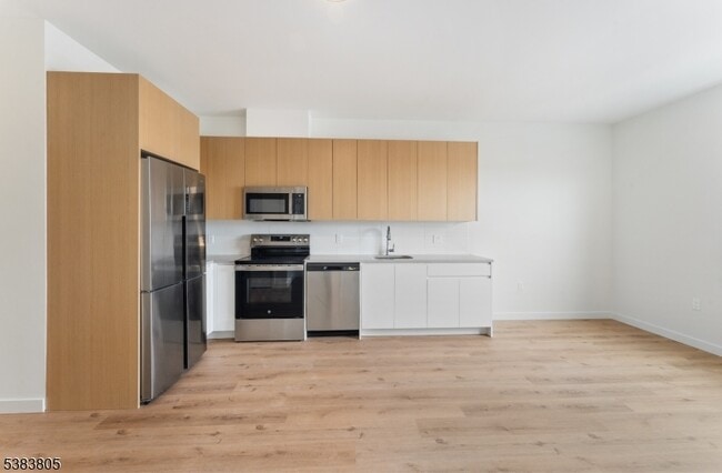 Photo - 431 Dr Martin Luther King Jr Blvd Unidad 524