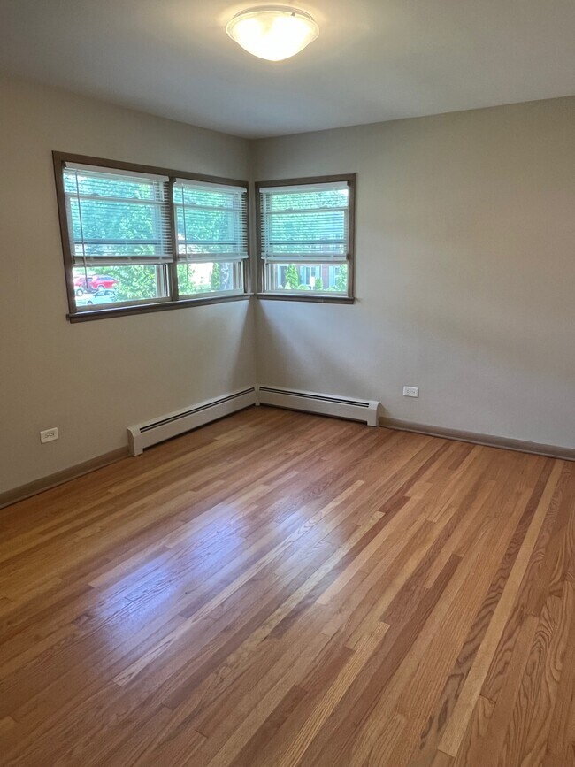 Photo - 1334 Woodview Ln Unit 2E