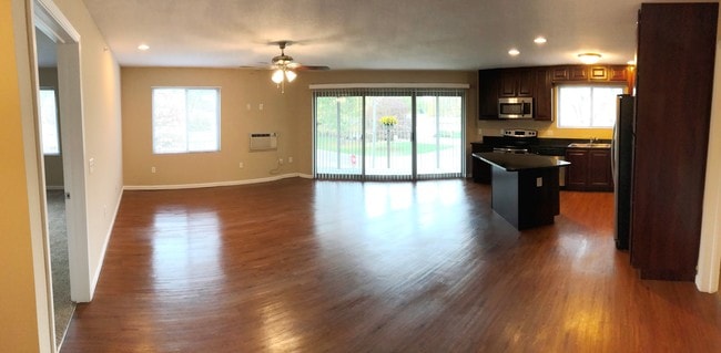 Photo - Parkstone Villas