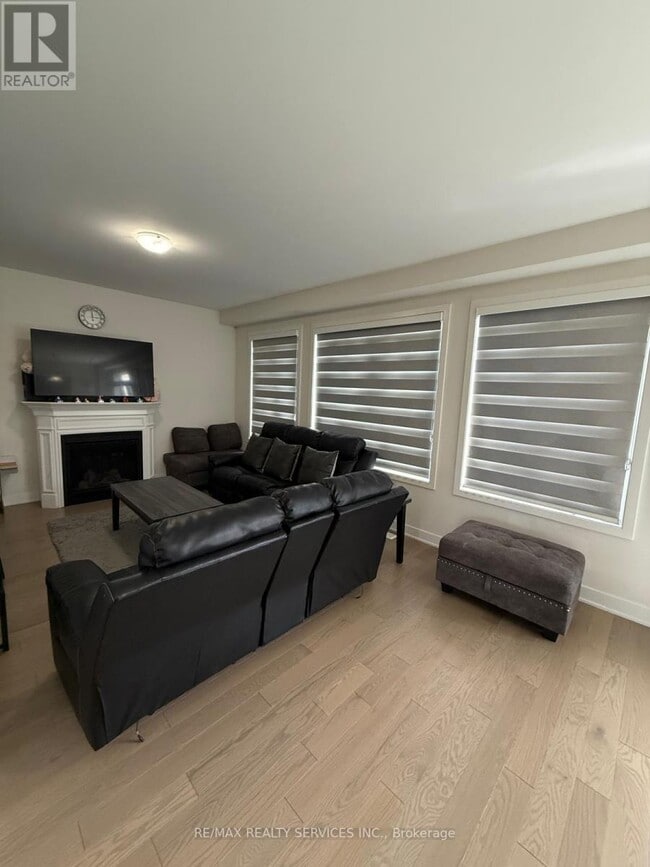 Photo - 225 Flavelle Wy