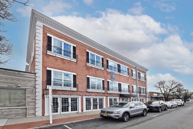 Building front - Broadway Plaza Lofts