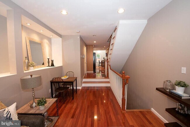 Photo - 2025 Parrish St