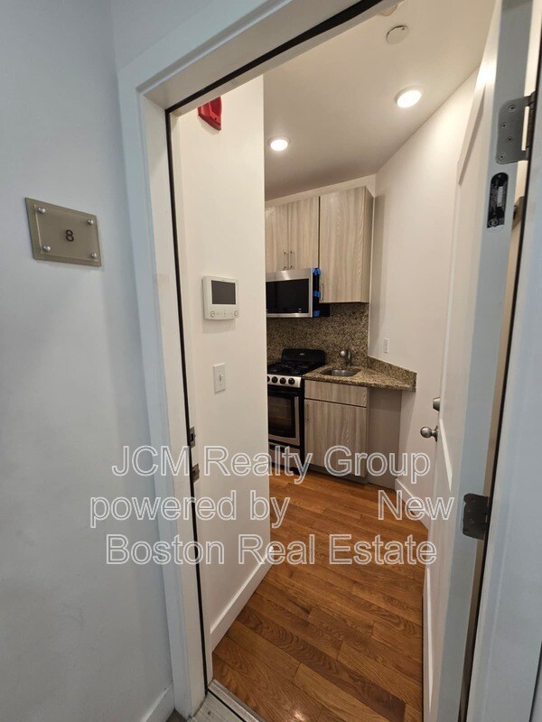 Photo - 16 Fifth Street Unit Studio -8