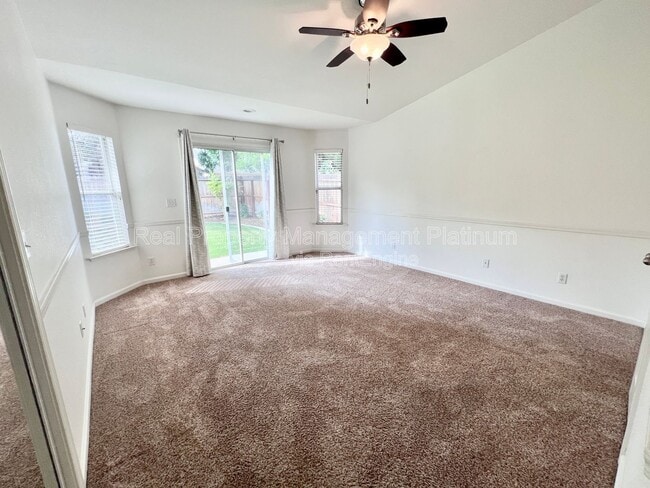 Photo - 6535 N Vista Ave