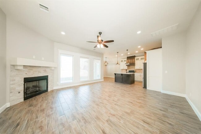 Photo - 2517 SE 38th St