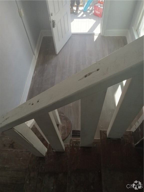 Building Photo - 132 Parkway Dr Unit 2 Upper Rental