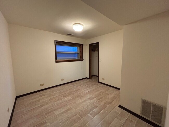 Photo - 3146 North Southport-G Unit G