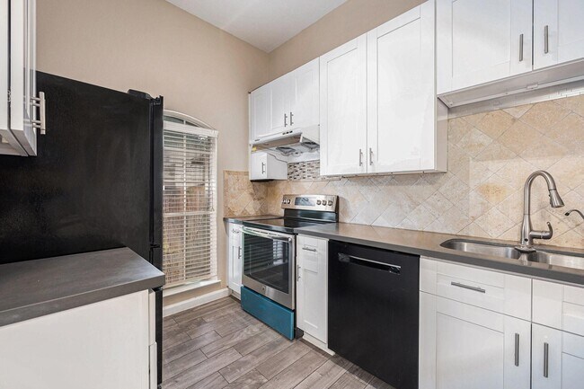 Photo - 2710 Grants Lake Blvd Unidad E3