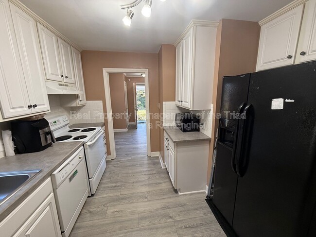 Photo - 3013 Masonic Dr