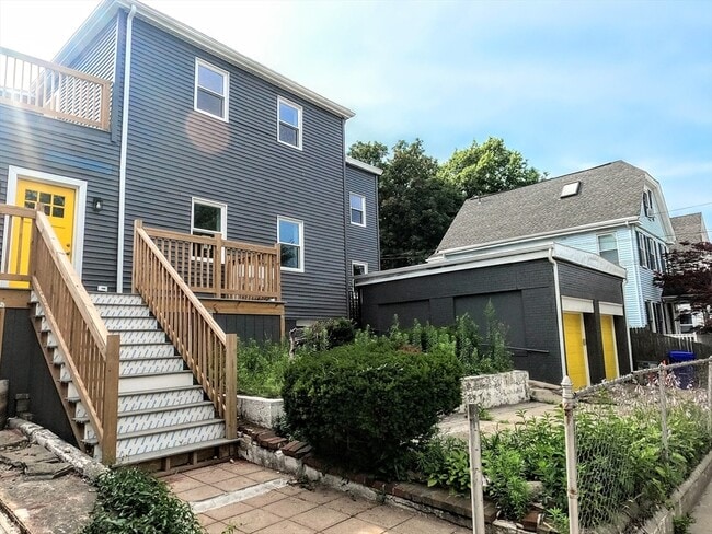 Building Photo - 2 Sunnyside St Unit 2 Rental