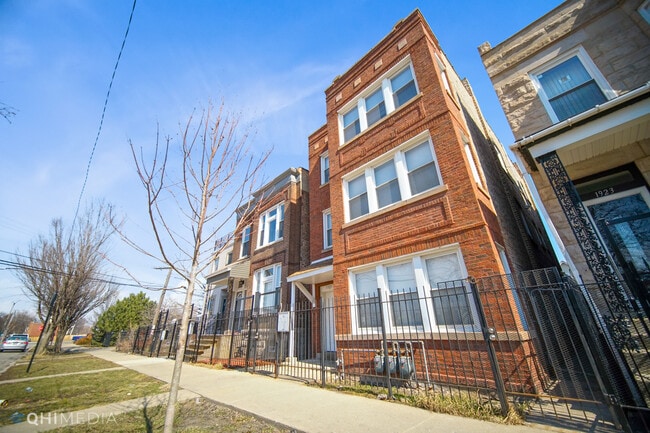 Photo - 1921 S Trumbull Ave Unit 3