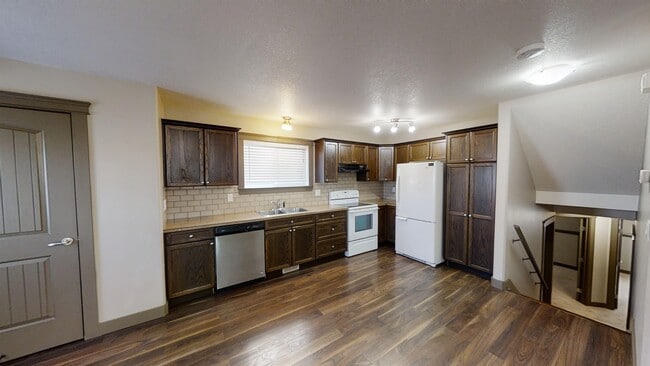 Photo - 11246 75a Ave
