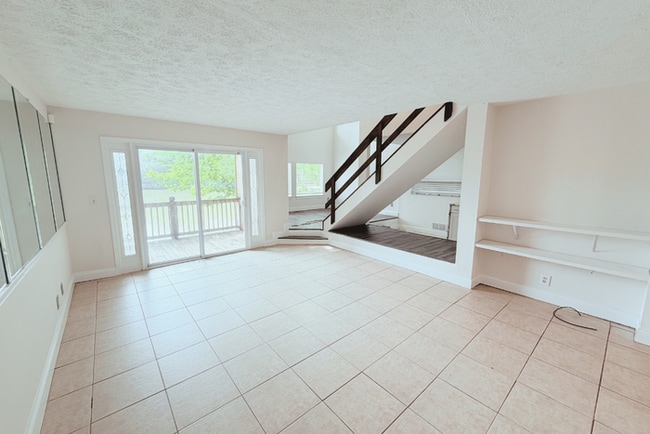 Building Photo - 2814 Shell Bark Rd, Decatur, GA 30035