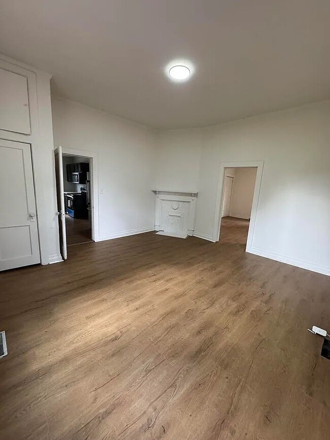 Photo - 200 F St