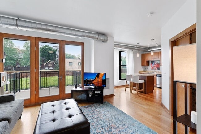 Building Photo - 15 E Franklin Ave