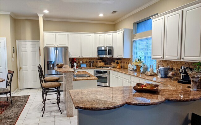 Photo - 10114 Crescent Bluff Ln