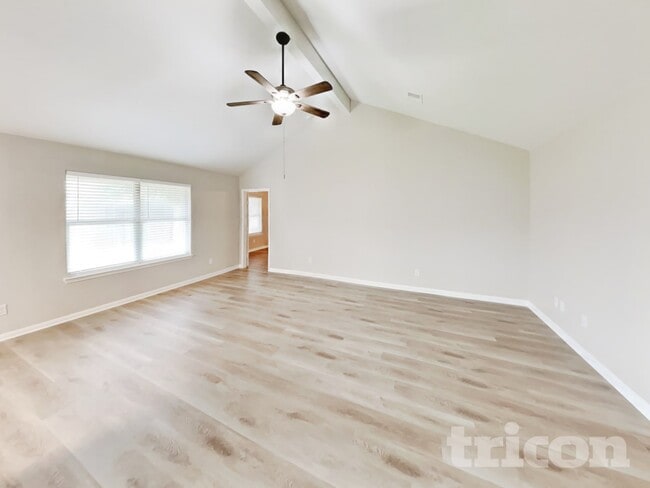 Photo - 308 Crooked Pine Court