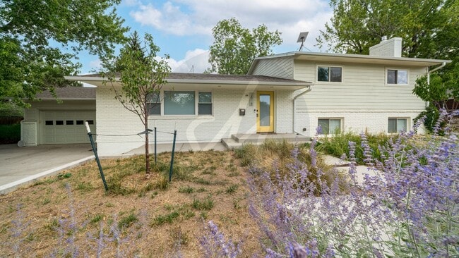 Building Photo - 2518 Fairview Cir