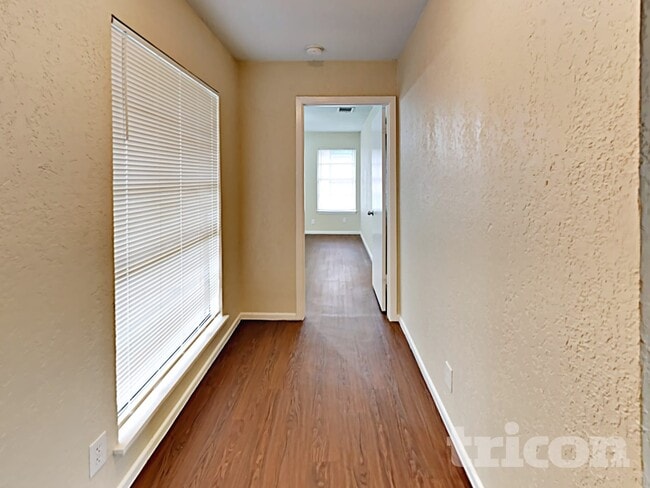 Photo - 4911 Buckwheat St