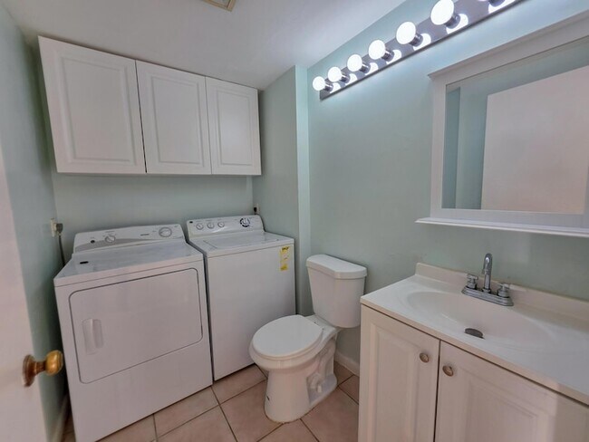 Photo - 832 Blue Ridge Cir