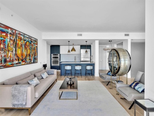 Photo - 1300 Brickell Bay Dr Unidad 4202