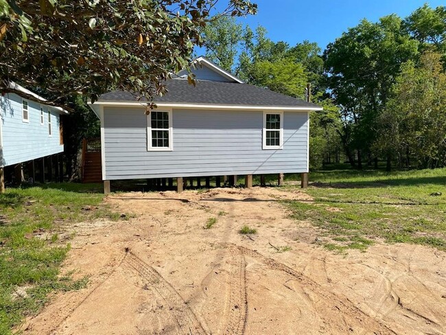 Photo - 283 Wood Fern Dr House