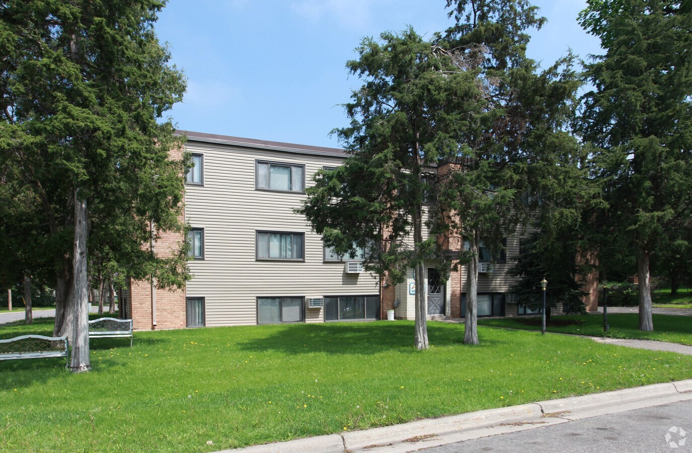 Loon Apartments - Loon Apartments