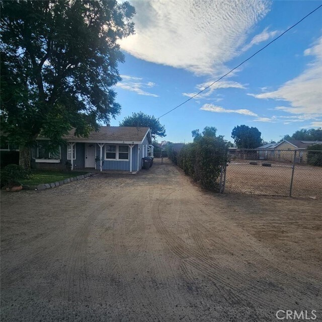 Photo - 2948 Sierra Ave