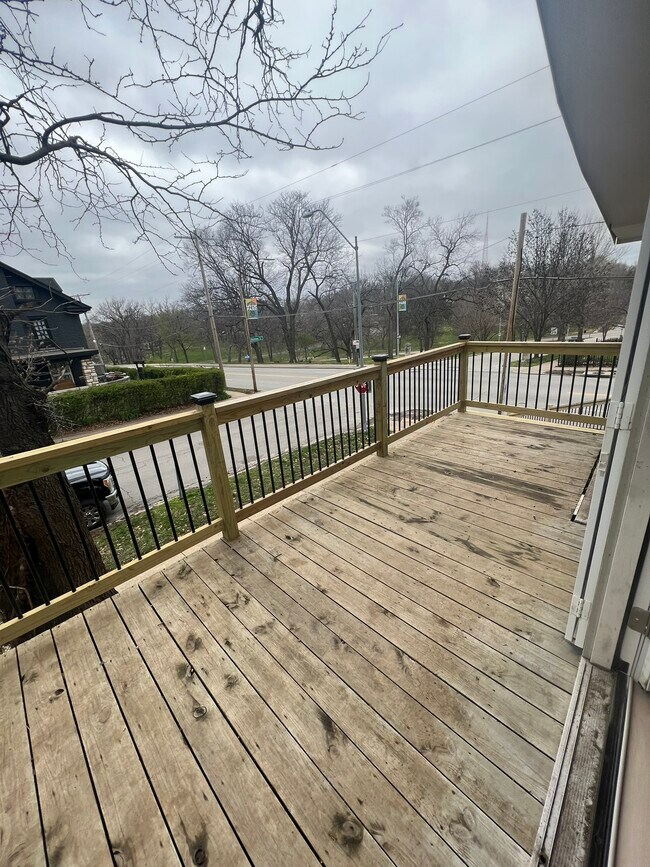 Photo - 701 E 39th St Unit 1