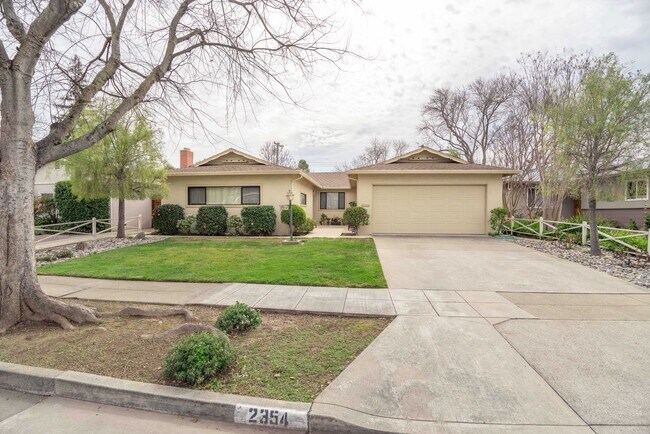 Spacious Single Story Home on Large Lot in... - Spacious Single Story Home on Large Lot in...