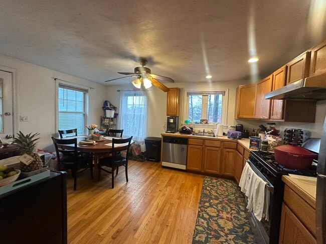 Photo - 174 Calumet St