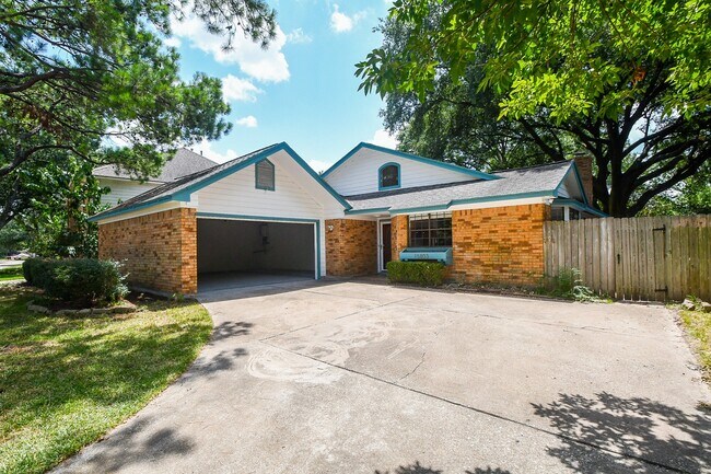 Photo - 15803 Lakedale Dr