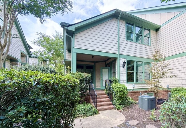 Photo - 402 Presque Isle Ln