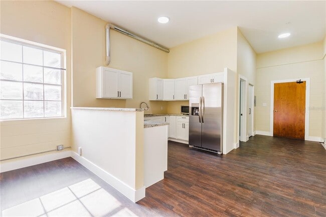 Photo - 306 W Wisconsin Ave Unit 208