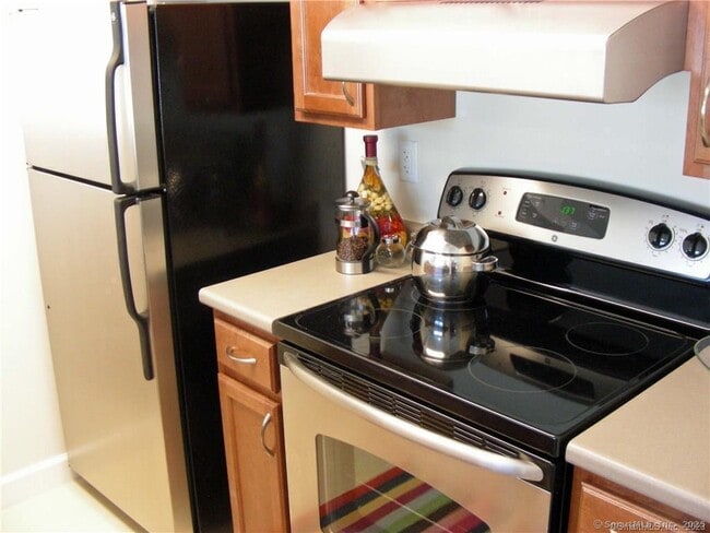 Photo - 31 Westwood Dr