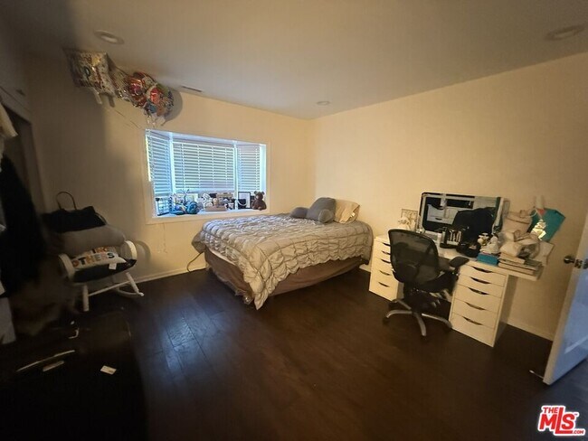 Photo - 14151 Chandler Blvd