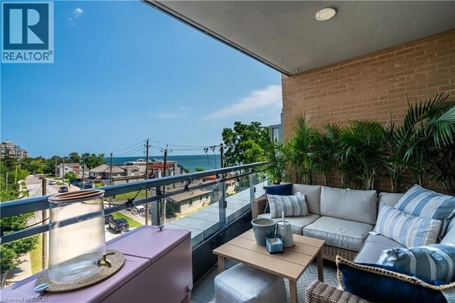 Photo - 2060 Lakeshore Rd. Unit 304