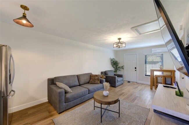 Photo - 3201 Westridge St