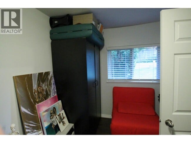Photo - 737 Robinson St