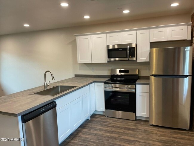 Photo - 1006 S Dorsey Ln