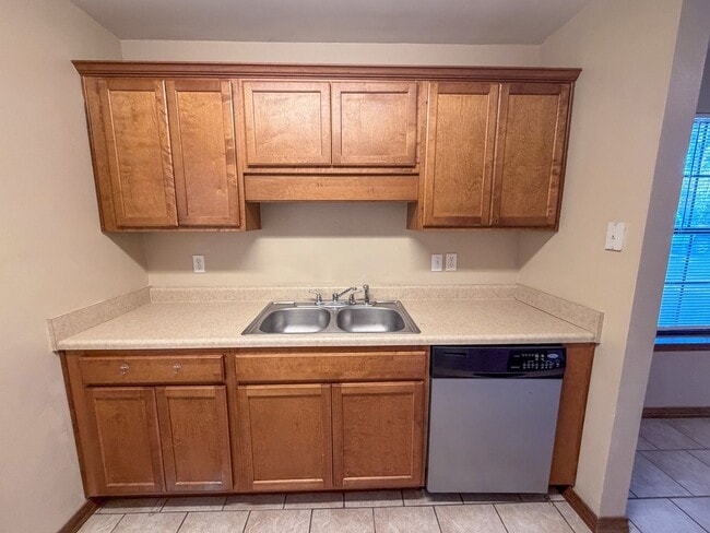 Photo - Well maintained 2 bedroom 1 bath duplex ~ lawn care, pest control & trash included!