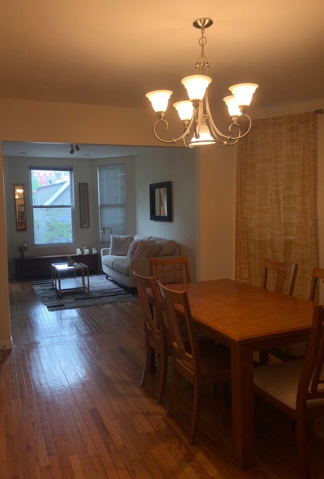 Photo - 3234 N Whipple St Unidad 1st Floor